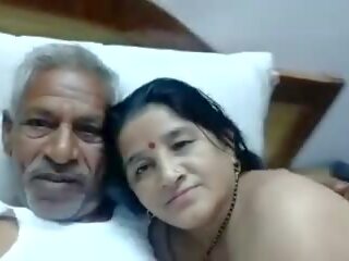 Indiškas dėdė seksas aiškus hindi su mergina: nemokamai porno 4b