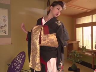Milf panee alas hänen kimono varten a iso mulkku: vapaa hd porno 9f